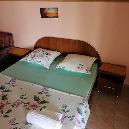 Bcm Family House Hotel 2 Mai Bagian luar foto