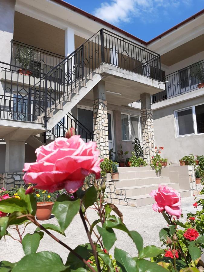 Bcm Family House Hotel 2 Mai Bagian luar foto