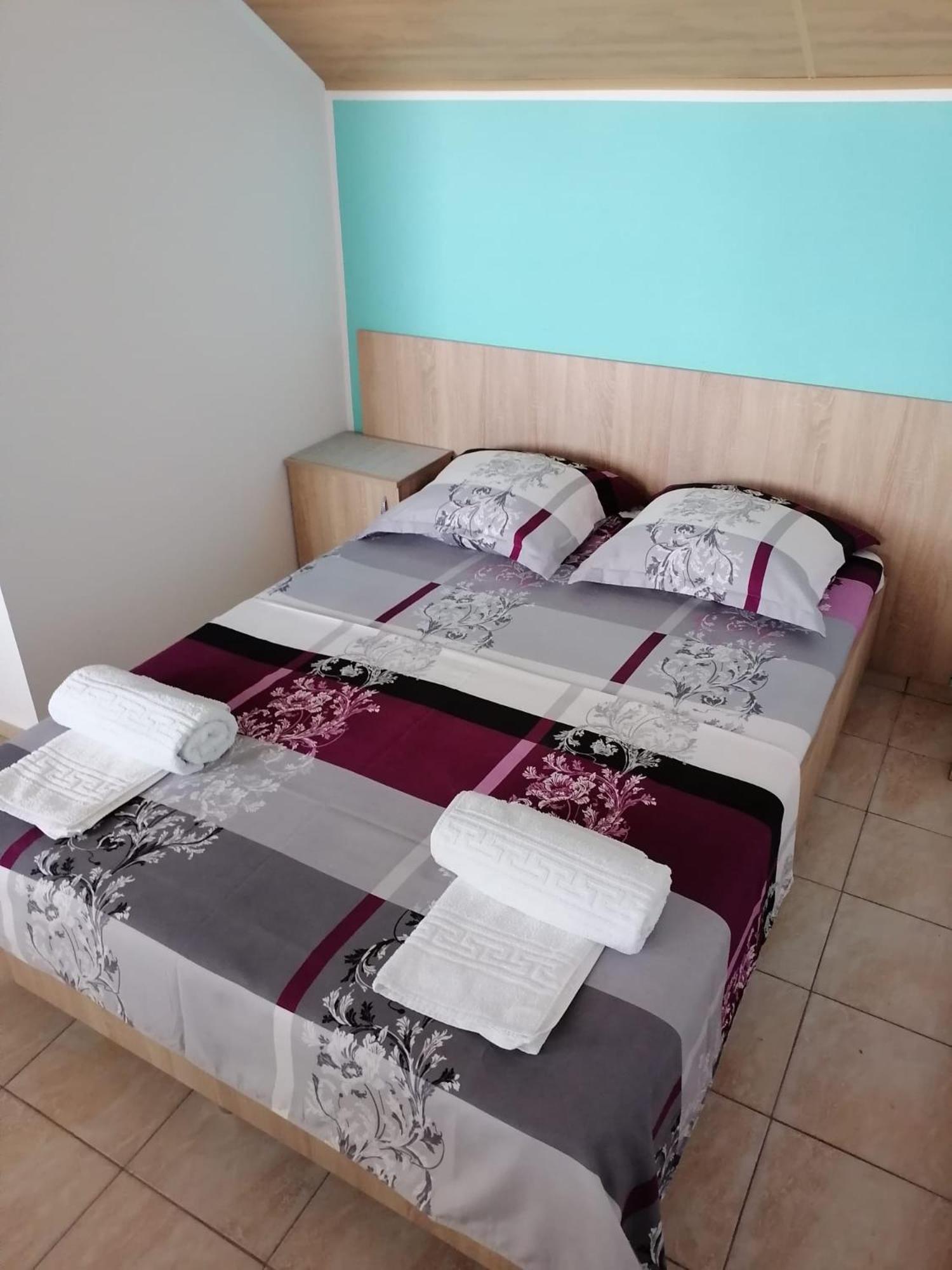 Bcm Family House Hotel 2 Mai Bagian luar foto